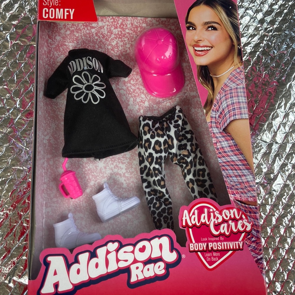 LAST DROP 🚨- NWT Addison Rae Addison body Positivity fashion accessory pack